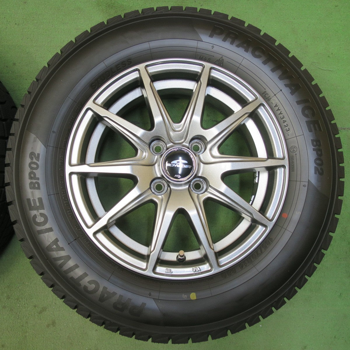 バリ溝！23年！キレイ！ほぼ10分★スタッドレス 185/70R14 プラクティバ アイス BP02 ヨコハマ製 SCHNEIDER MiD シュナイダー 14インチ PCD100/4H★5092009イス