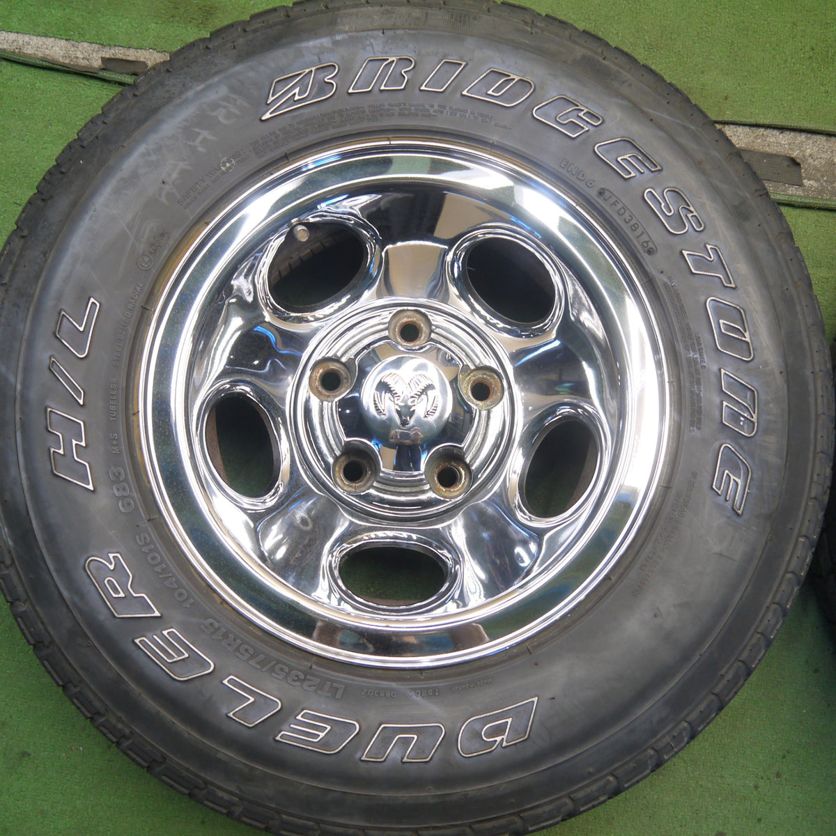 バリ溝！キレイ！8.5分◎ダッジ ラムバン 純正 スチール 235/75R15 104/101S ブリヂストン デューラー H/L 683 15インチ PCD139.7/5H◎6082501Hノ