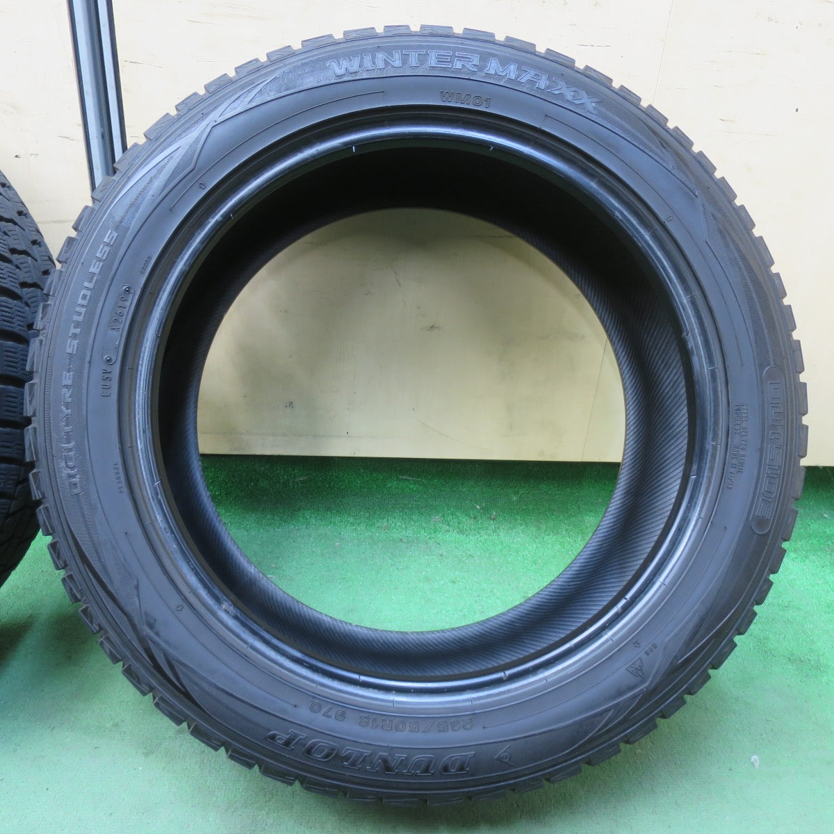 4本価格★スタッドレス 235/50R18 ダンロップ ウインターマックス WM01 タイヤ 18インチ アルファード ヴェルファイア 等★5121707イスタ
