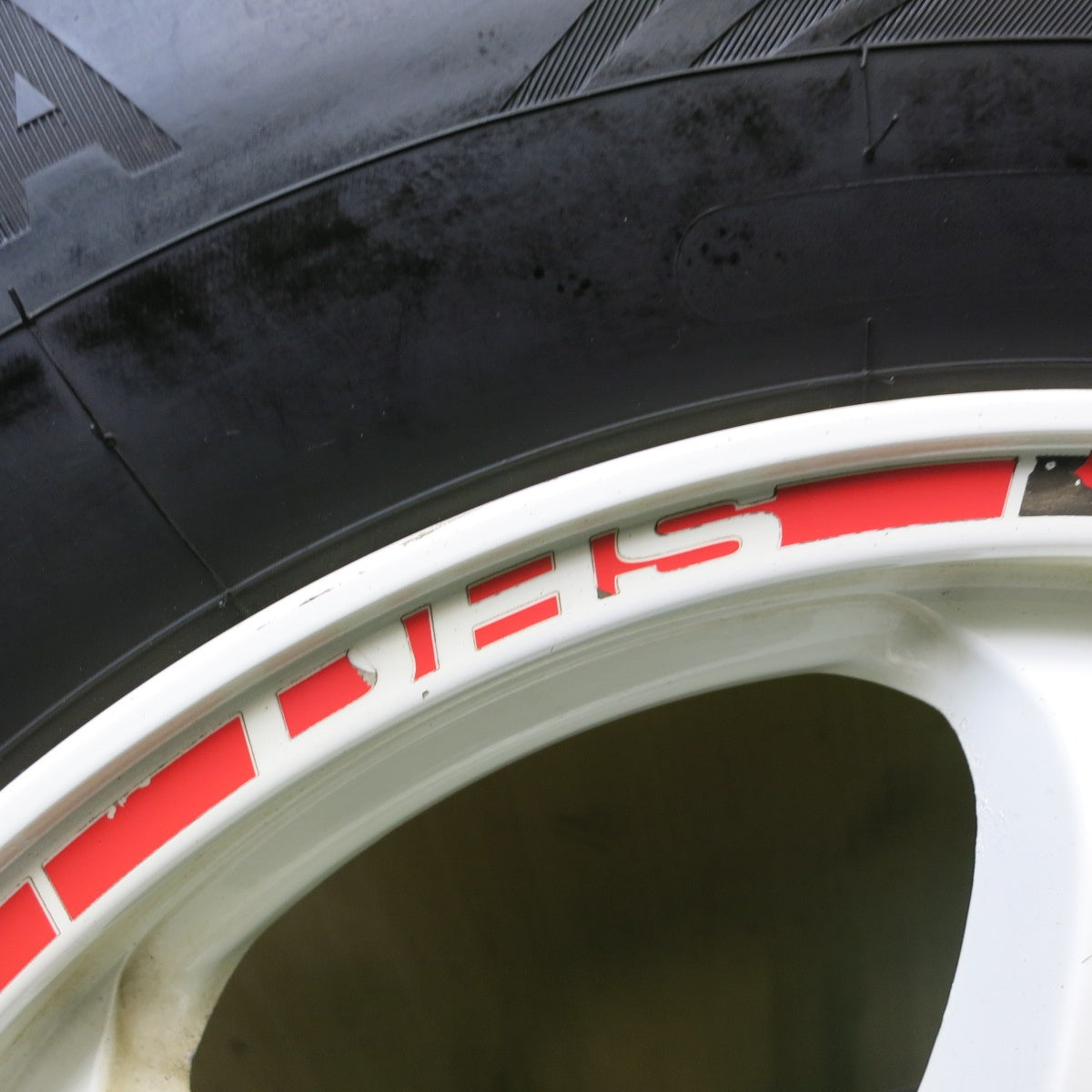 バリ溝！23年！9分★DHS C034 215/70R16 スタッドレス ヨコハマ アイスガード G075 ダウンヒル スペシャル 16インチ PCD114.3/5H★5122805HAス