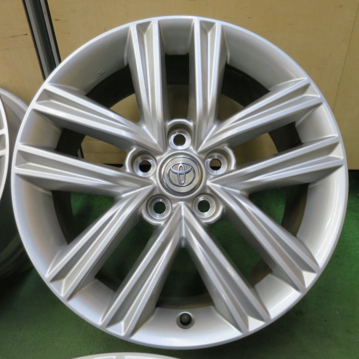 キレイ★トヨタ 210系 クラウン アスリート 純正 ホイール 17インチ 17×7.5J PCD114.3/5H★6072102NGホ
