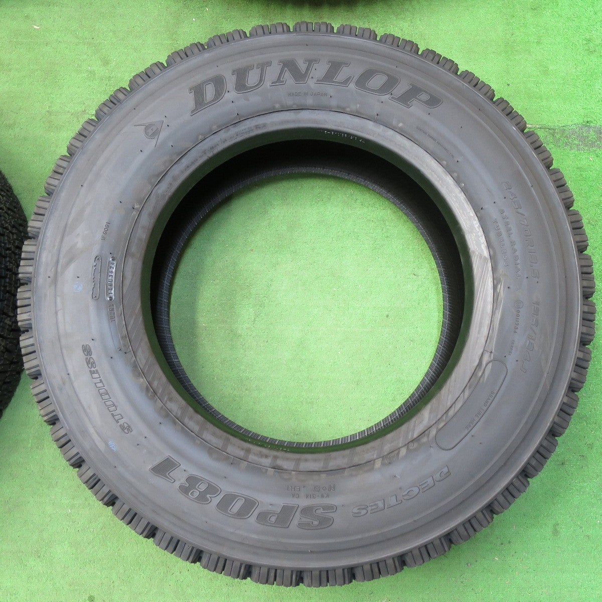 [送料無料] 未使用！24年★トラック タイヤ 245/70R19.5 136/134J スタッドレス ダンロップ デクテス SP081 DECTES 19.5インチ★4111806イスタ