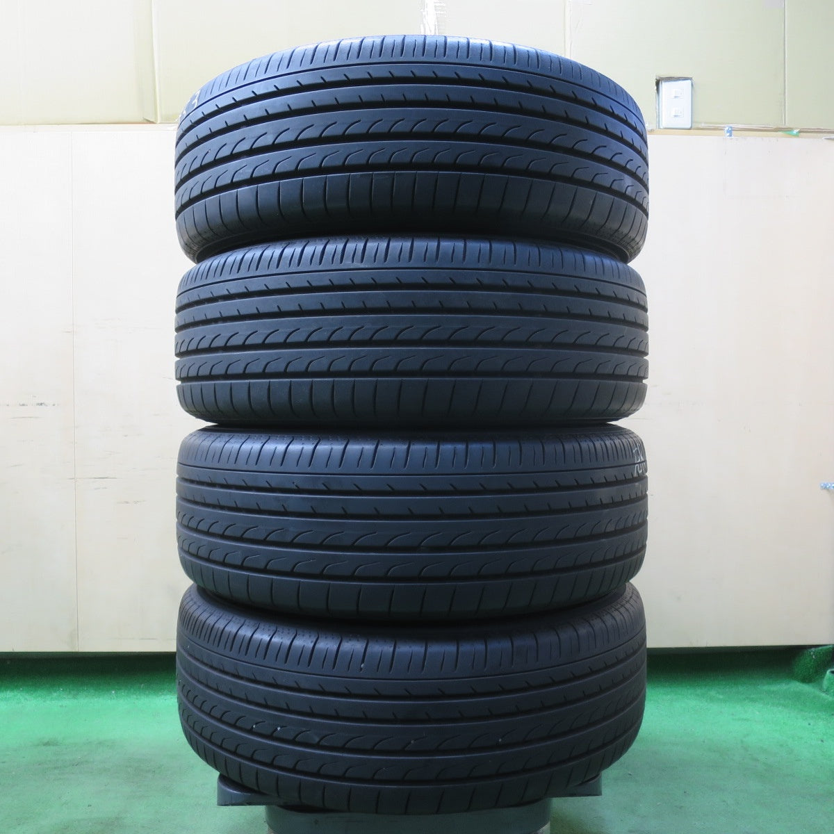 [送料無料] バリ溝！22年！9.5分★トヨタ プリウスα 純正 205/60R16 ヨコハマ ブルーアース RV-02 16インチ PCD114.3/5H★5022403イノ