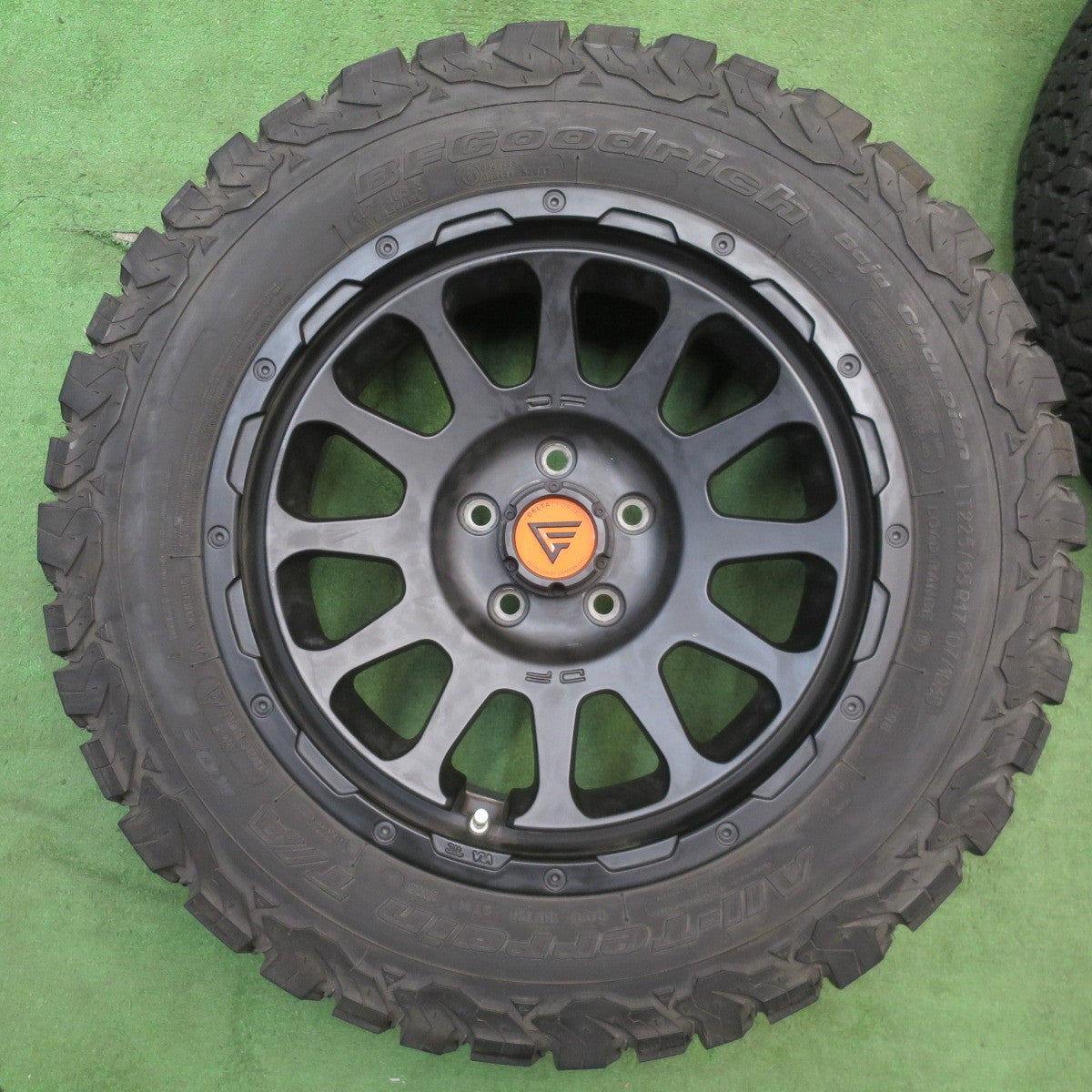 バリ溝！23年！9.5分★DELTA FORCE オーバル CRIMSON 225/65R17 107/103S BFグッドリッチ All-Terrain T/A KO2 17インチ デルタ フォース クリムソン PCD114.3/5H★6051501NJノ
