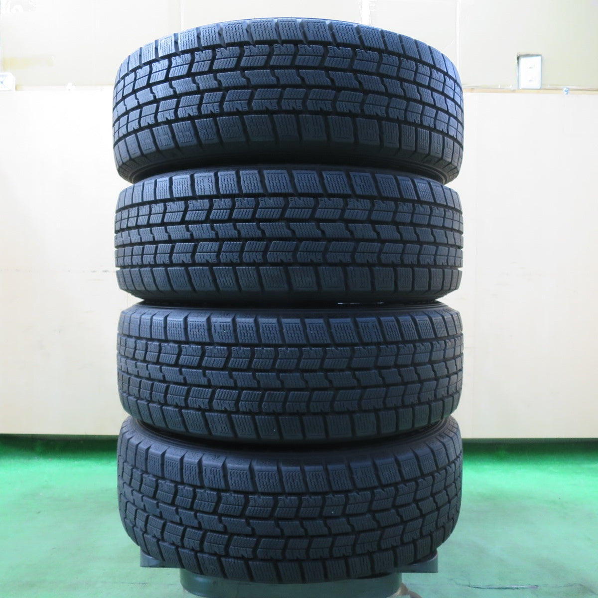 [送料無料] バリ溝！21年！キレイ！9.5分★シエンタ 等 185/60R15 スタッドレス グッドイヤー アイスナビ7 JOKER ジョーカー 15インチ PCD100/5H★5012803イス