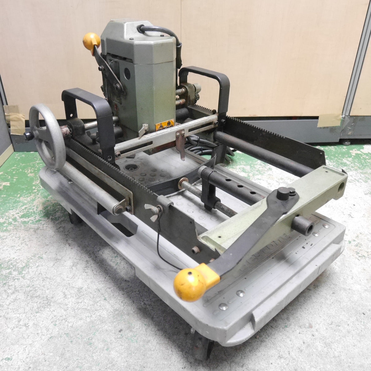[送料無料] ☆マキタ 大入レ ルーター 2516 電動 工具 大入れ 木材 加工 木工 機械 makita 100V☆
