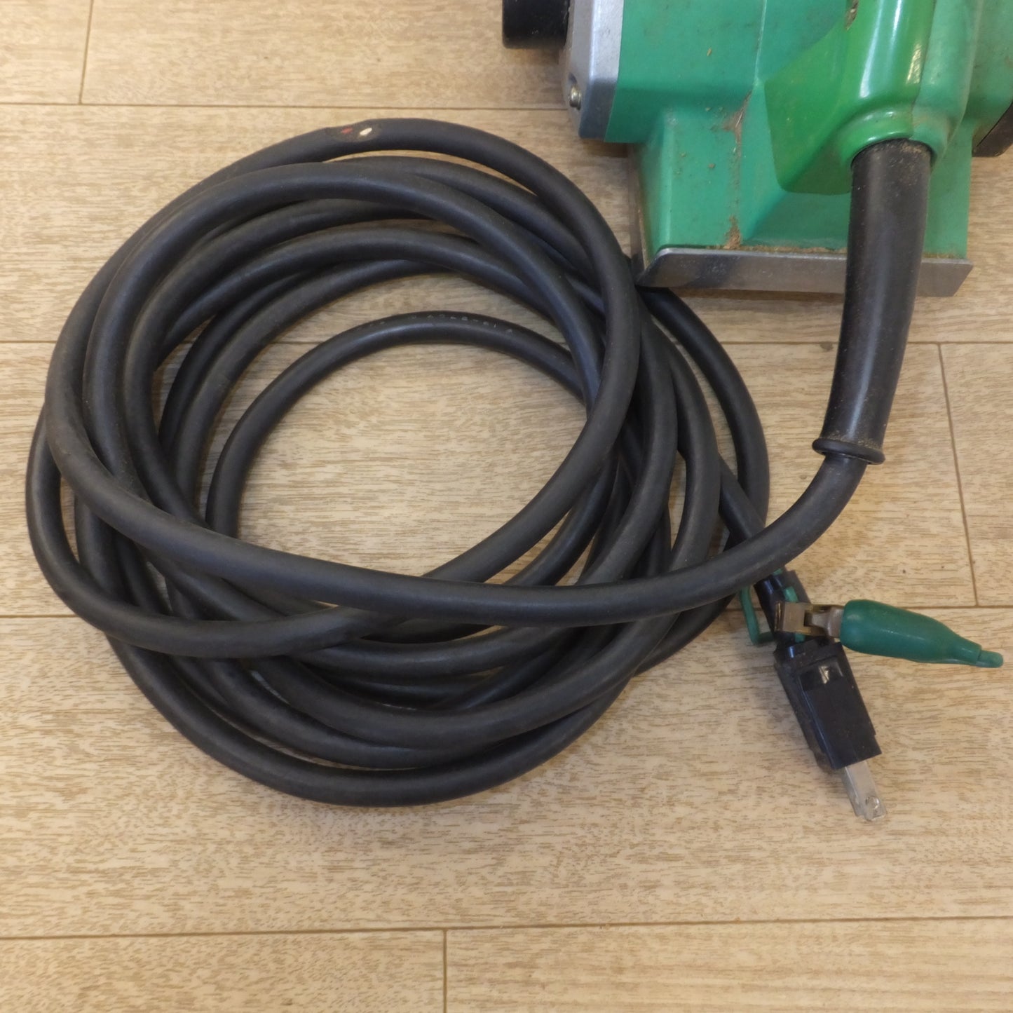 [送料無料] ★日立 HITACHI 120mm 曲面かんな P35Y　100V 50/60Hz 1040W 11A 16000rpm★