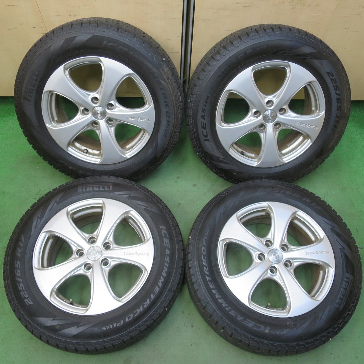 バリ溝！8.5分★スタッドレス 225/65R17 ピレリ アイスアシンメトリコ プラス Team Sparco チームスパルコ 17インチ PCD114.3/5H★6020507イス