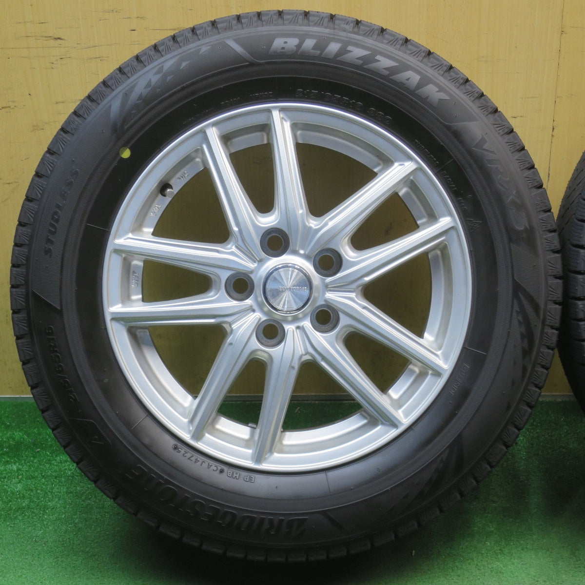 バリ溝！25年！キレイ！ほぼ10分◎スタッドレス 215/65R16 ブリヂストン ブリザック VRX3 ECO FORME SE-20 エコフォルム 16インチ PCD114.3/5H◎6071801NJス