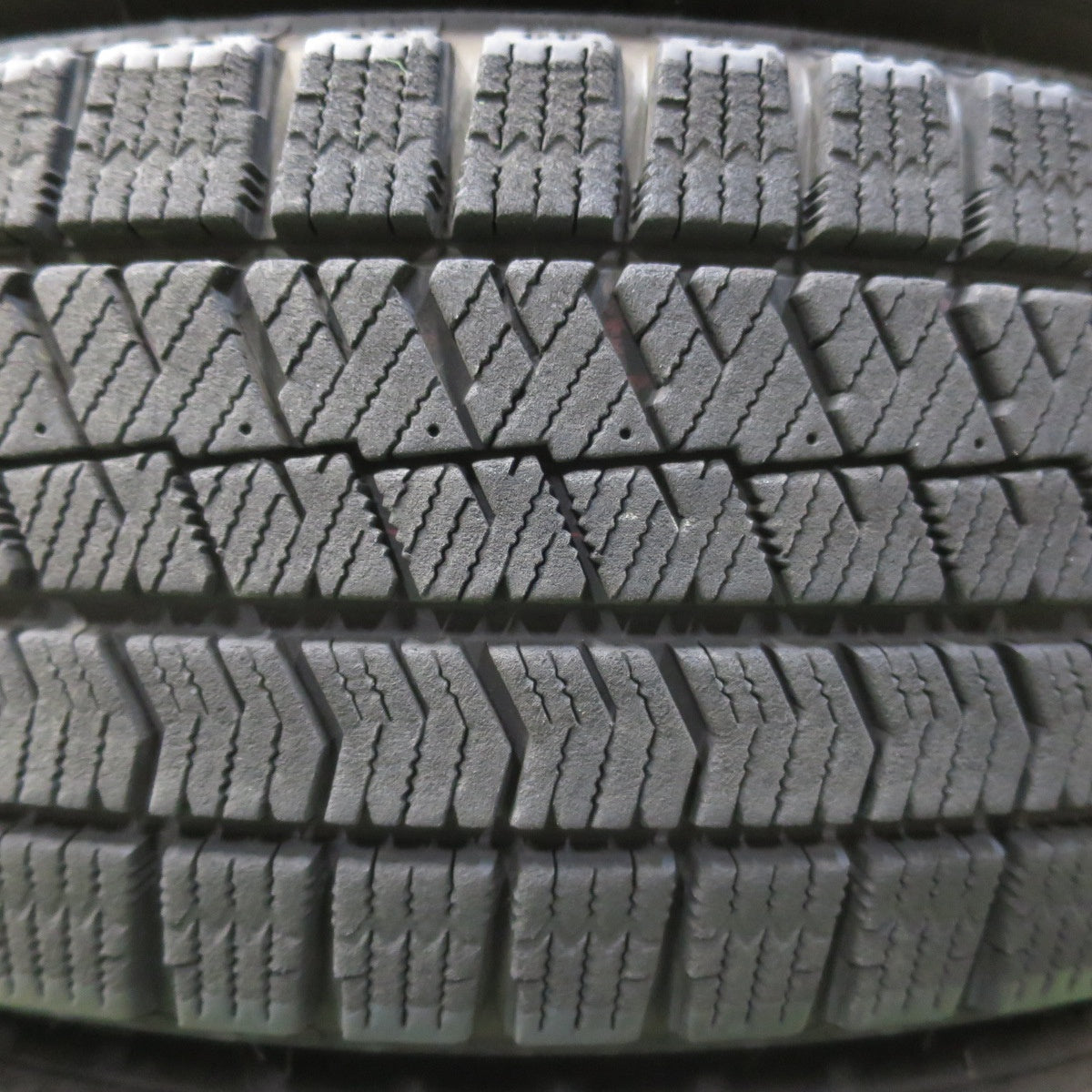 バリ溝！22年！8.5分★スタッドレス 175/65R15 ブリヂストン ブリザック VRX2 STRANGER ストレンジャー 15インチ PCD100/4H★5102409イス