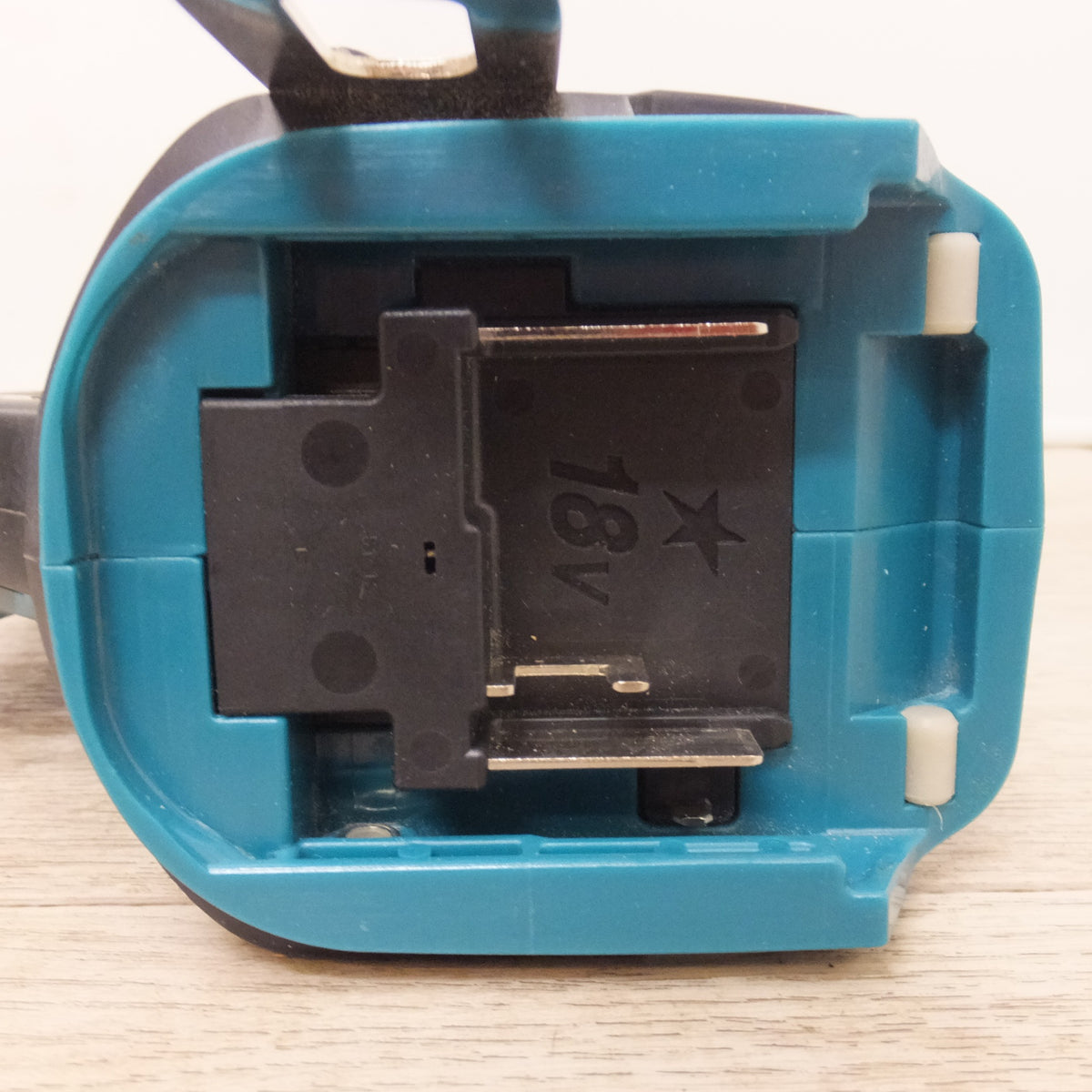 キレイ★マキタ makita 充電式ピンタッカ PT353DZK 18V 本体のみ★