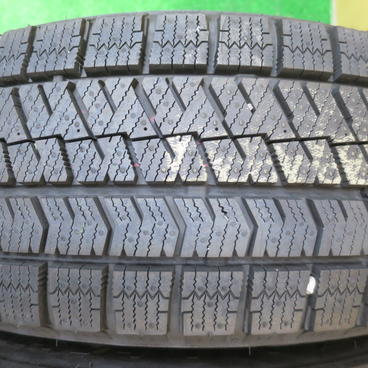 ほぼ未使用！24年！キレイ★プリウス 等 195/65R15 スタッドレス ブリヂストン ブリザック VRX2 TOPRUN トップラン 15インチ PCD100/5H★5102204NJス