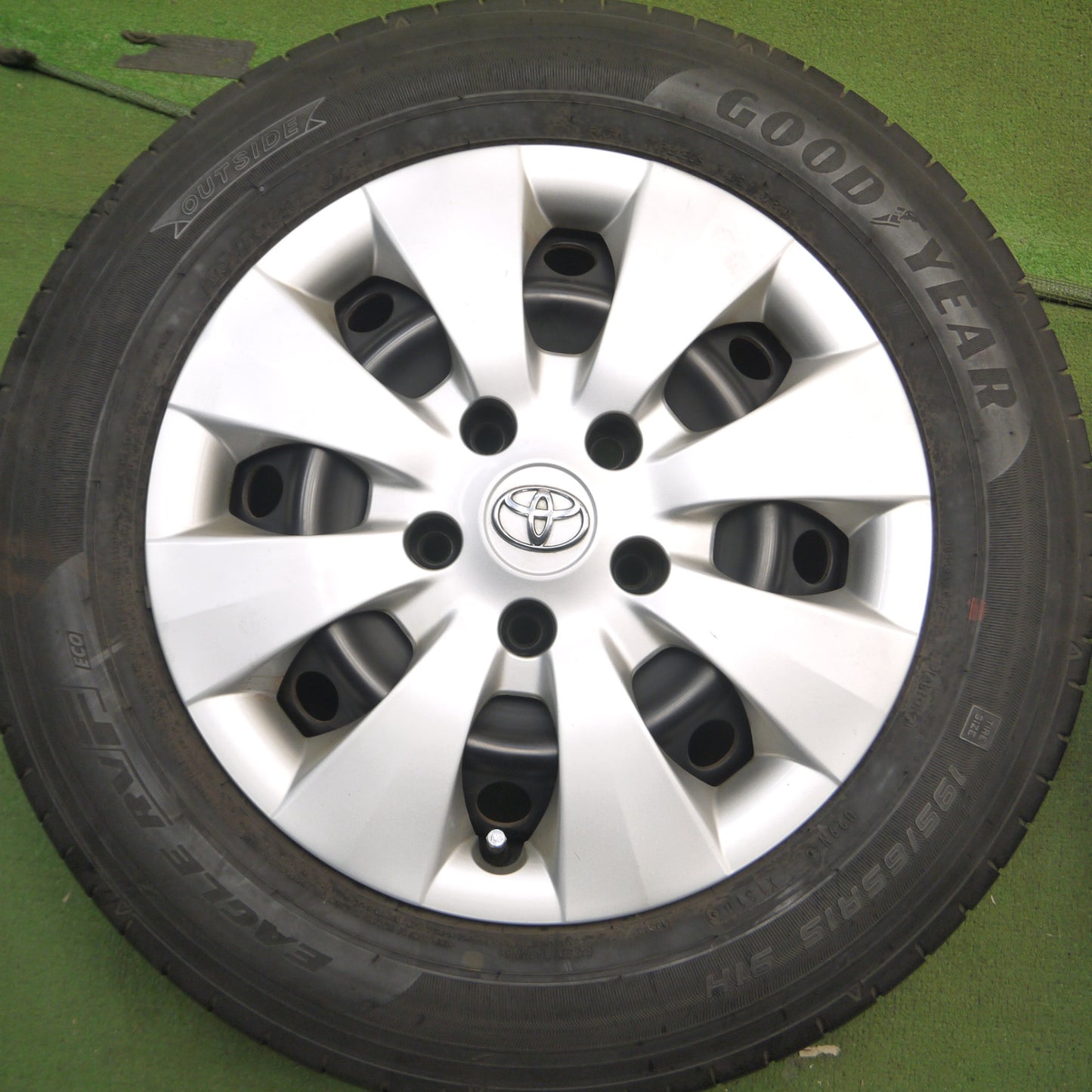 *送料無料* バリ溝！8.5分★トヨタ ヴォクシー 純正 スチール 195/65R15 グッドイヤー イーグル RVF ECO 15インチ PCD114.3/5H★4060508Hノ