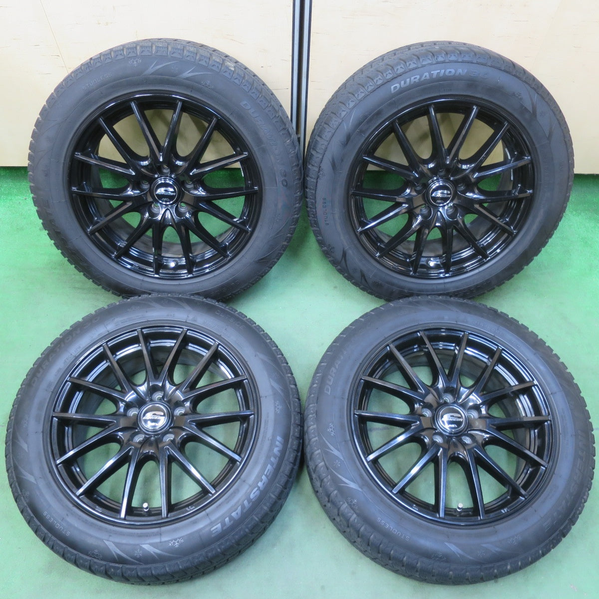 バリ溝！8.5分★スタッドレス 215/60R17 インターステート DURATION 30 SCHNEIDER MiD シュナイダー 17インチ PCD114.3/5H★5122214イス