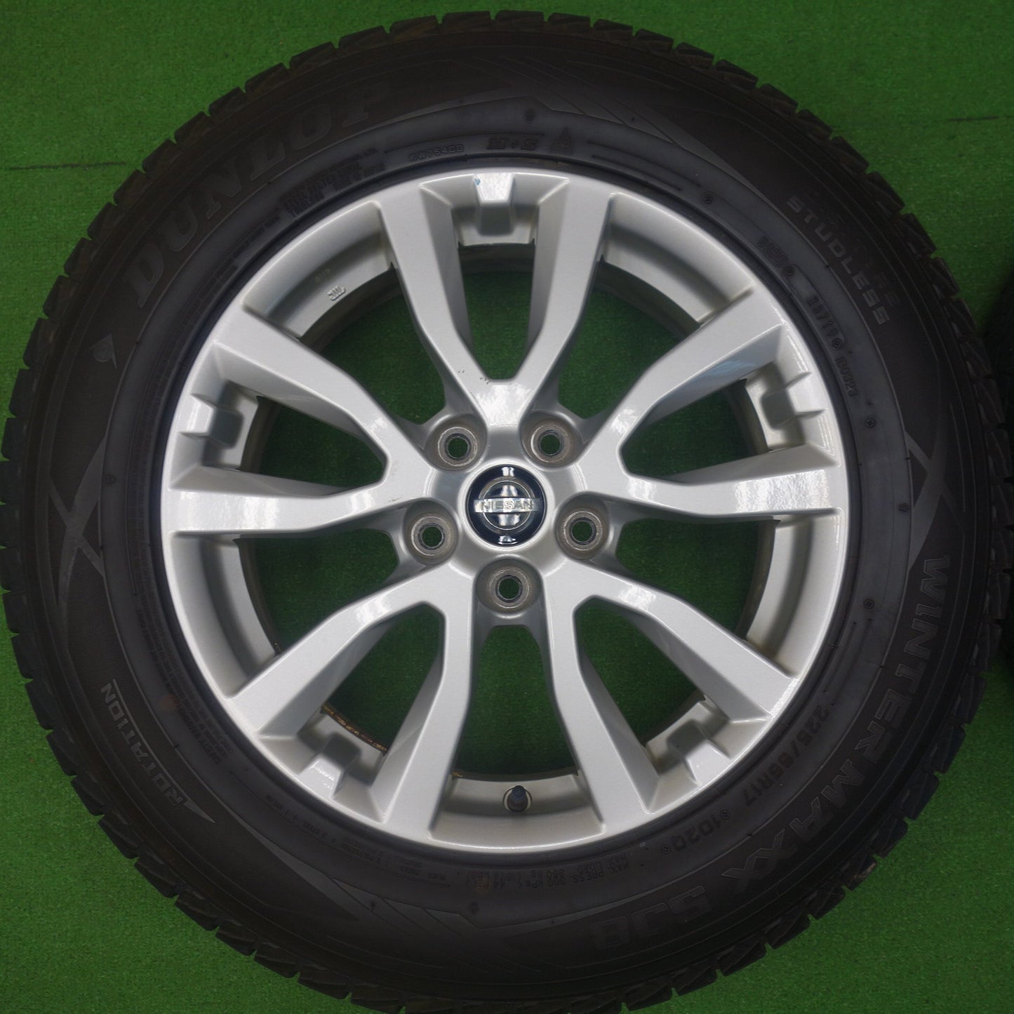バリ溝！キレイ！9分◎日産 T32 エクストレイル 純正 225/65R17 スタッドレス ダンロップ ウインターマックス SJ8 17インチ PCD114.3/5H◎6062202KTス