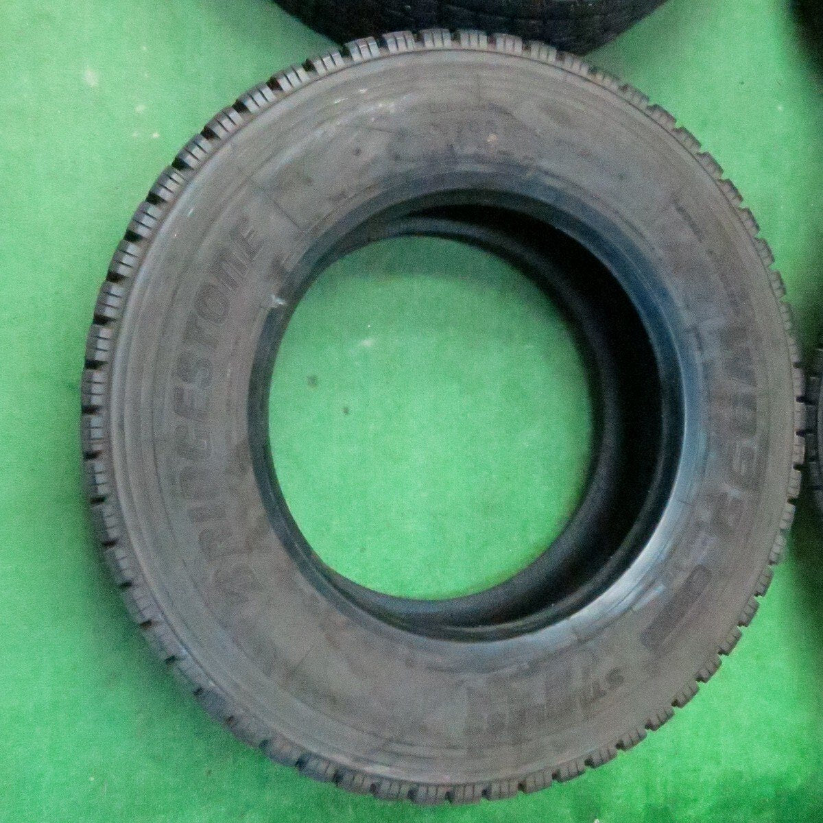 バリ溝！23年！9分★トラック タイヤ 245/70R19.5 136/134J スタッドレス ブリヂストン W999 19.5インチ★4050407ナス
