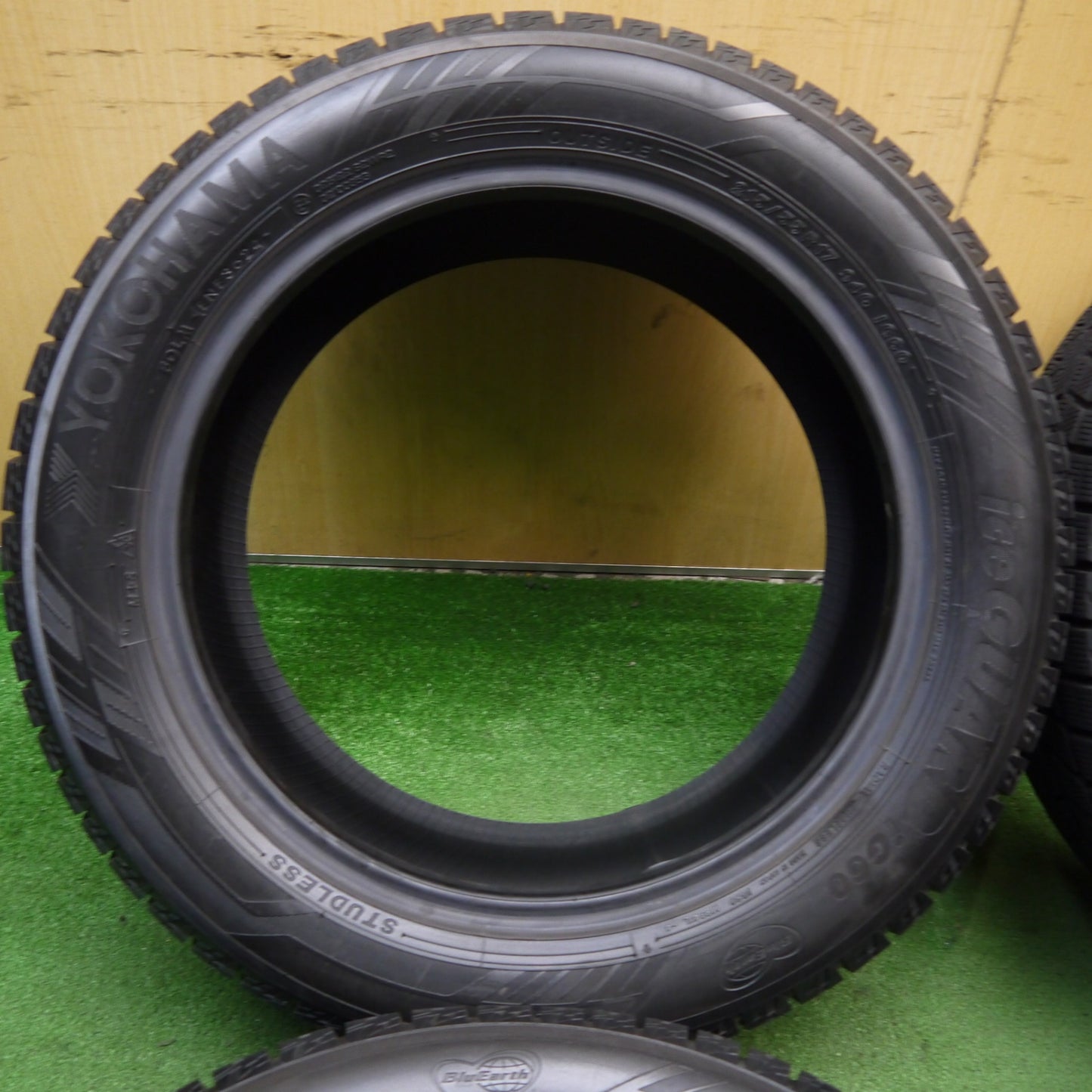 バリ溝！24年！ほぼ10分★スタッドレス 215/55R17 ヨコハマ アイスガード iG60 タイヤ 17インチ ヴェゼル オデッセイ カムリ クラウン 等★5061105KKスタ