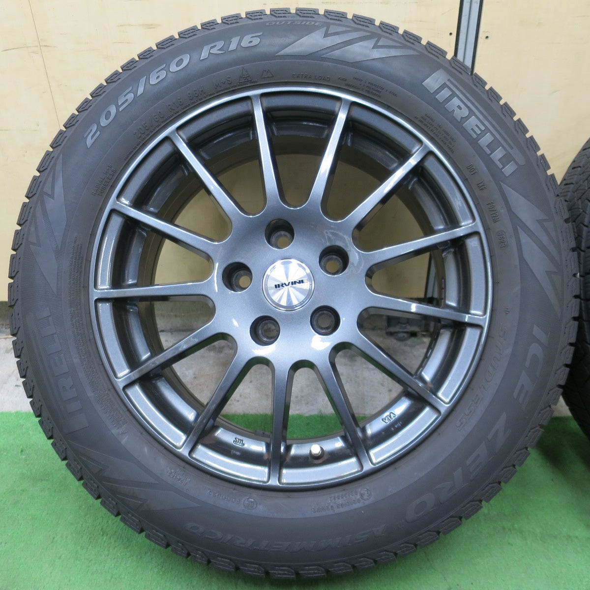 バリ溝！23年！キレイ！8.5分◎BMW 等 IRVINE F01 205/60R16 スタッドレス ピレリ アイスゼロ アシンメトリコ アーヴィン 16インチ PCD112/5H◎6092804NGス
