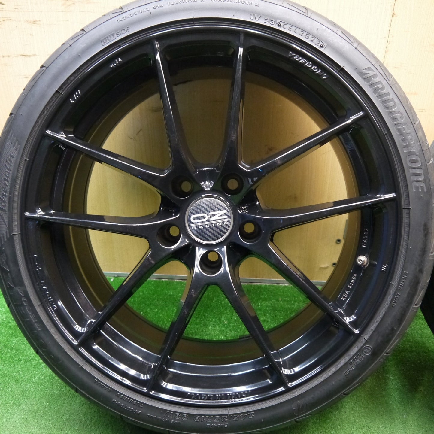 バリ溝！22年！キレイ！9.5分★BMW 等 O・Z RACING Leggera HLT 245/35R19 ブリヂストン ポテンザ RE004 19インチ OZ レッジェーラ PCD120/5H★5051204Hノ