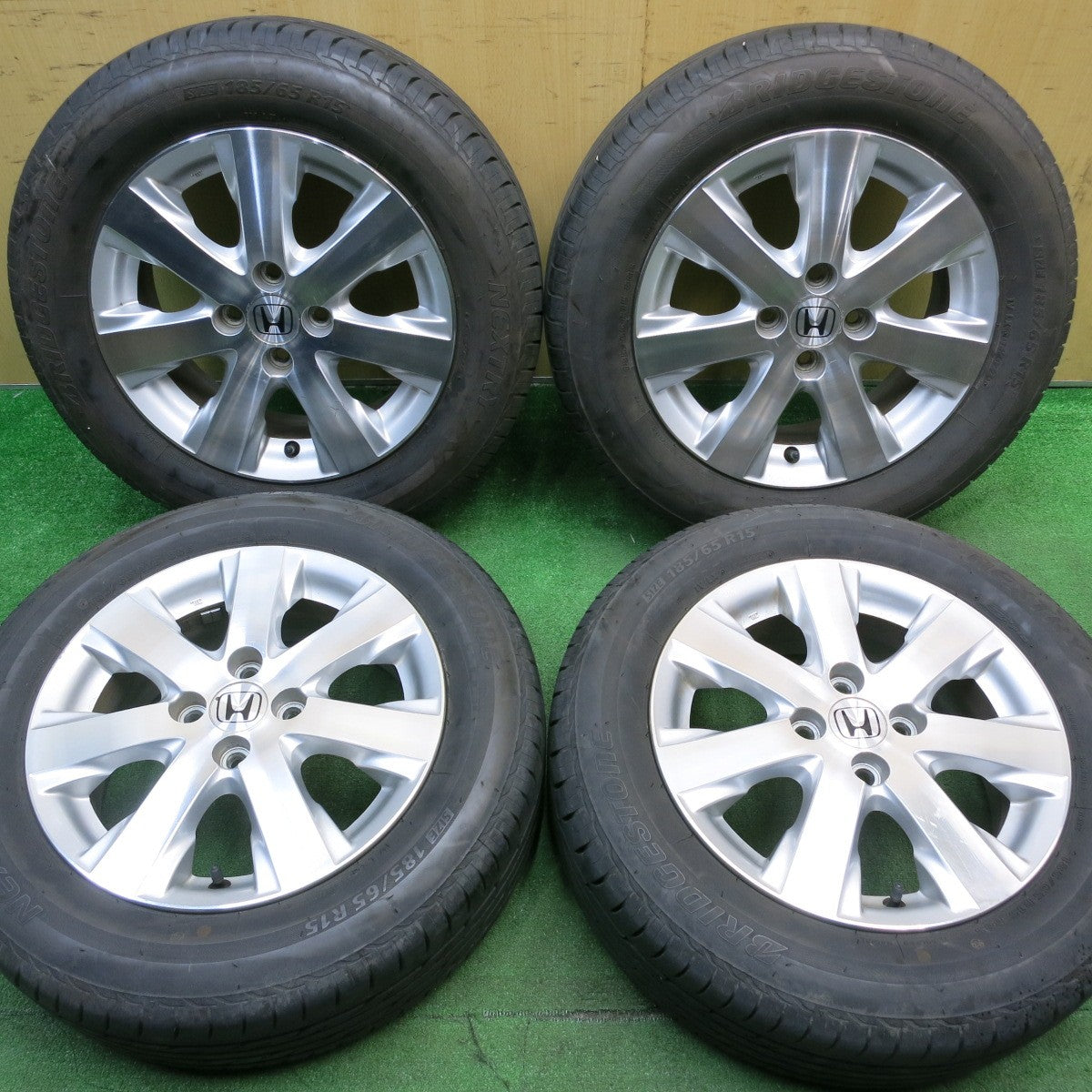 バリ溝！9分☆ホンダ GB3 フリード 純正 185/65R15 ブリヂストン