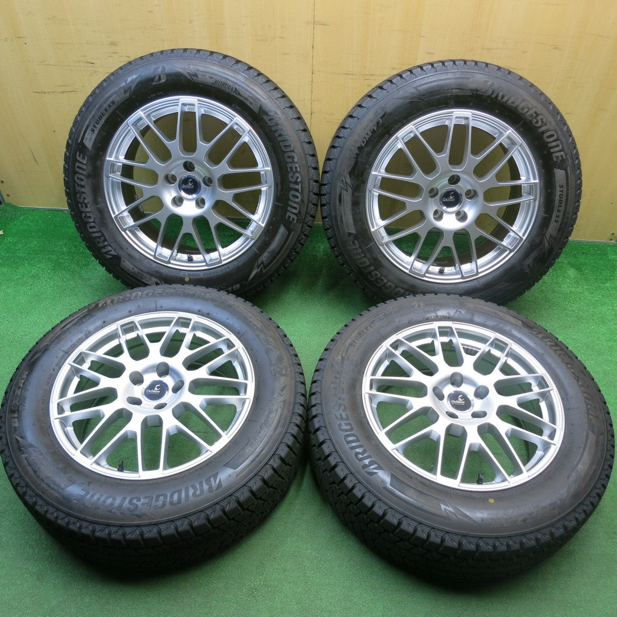 センサー付！バリ溝！23年！キレイ！9.5分★スタッドレス 235/65R18 ブリヂストン ブリザック DM-V3 Delmore LC.S デルモア 18インチ PCD114.3/5H★6011707HAス