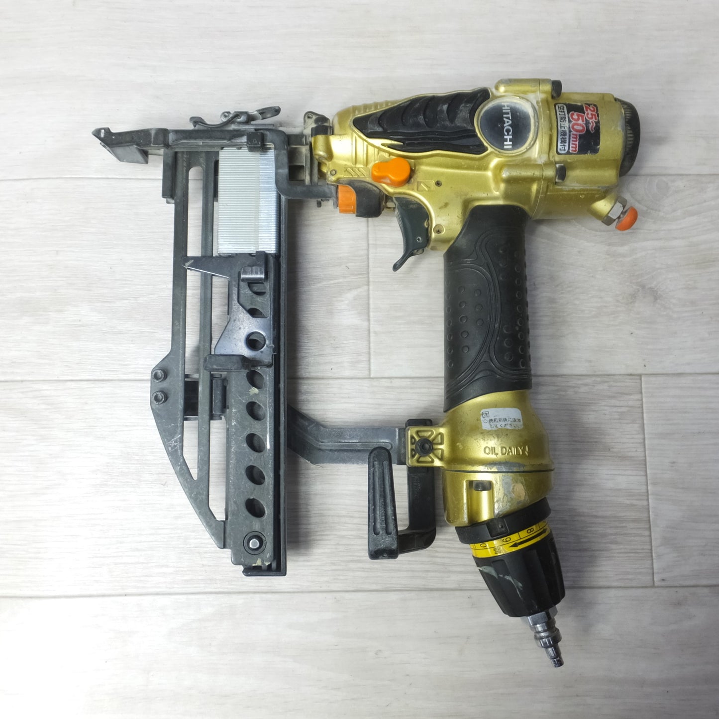 [送料無料] ◆HITACHI 日立工機 50mm 高圧タッカ N5004HMF フロア用 タッカー エアツール◆