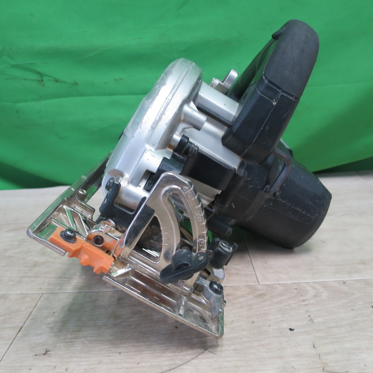 [送料無料] ☆マキタ 165mm 充電式 マルノコ HS631D 電動 工具 makita 丸ノコ 丸のこ 丸鋸 木工用☆