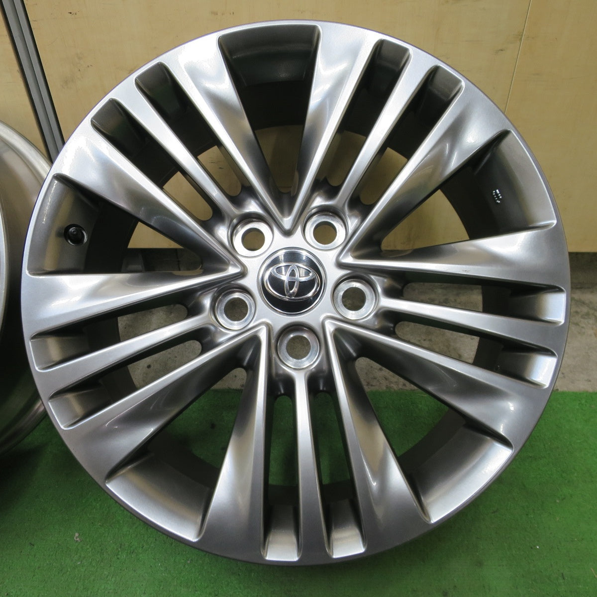 新車外し★トヨタ 40系 アルファード Zグレード 純正 ホイール 18インチ 18×7J PCD120/5H★6063001NGホ