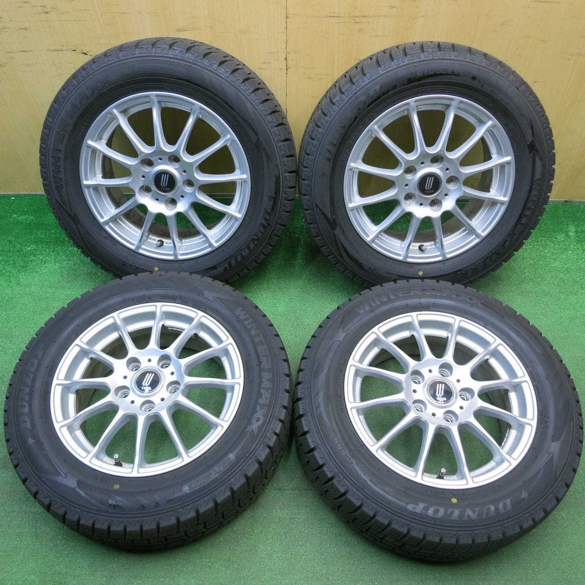 バリ溝！23年！9.5分★スタッドレス 195/65R15 ダンロップ ウインターマックス WM02 LYZER ライザー 15インチ PCD114.3/5H★6012204HAス