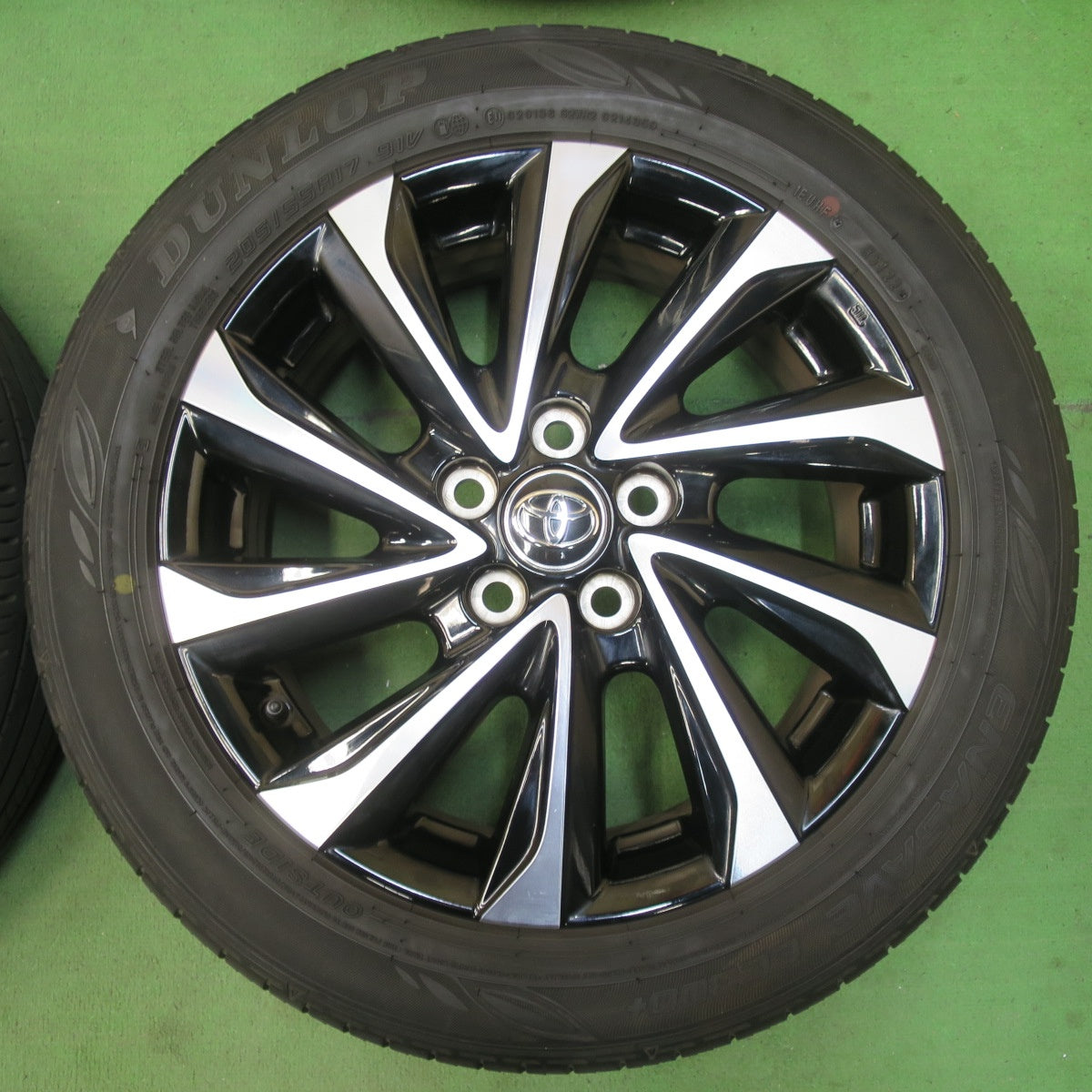 [送料無料] バリ溝！22年！キレイ！8.5分★トヨタ 90系 ノア ヴォクシー S-Z 純正 205/55R17 ダンロップ エナセーブ EC300+ 17インチ PCD114.3/5H★5032903イノ