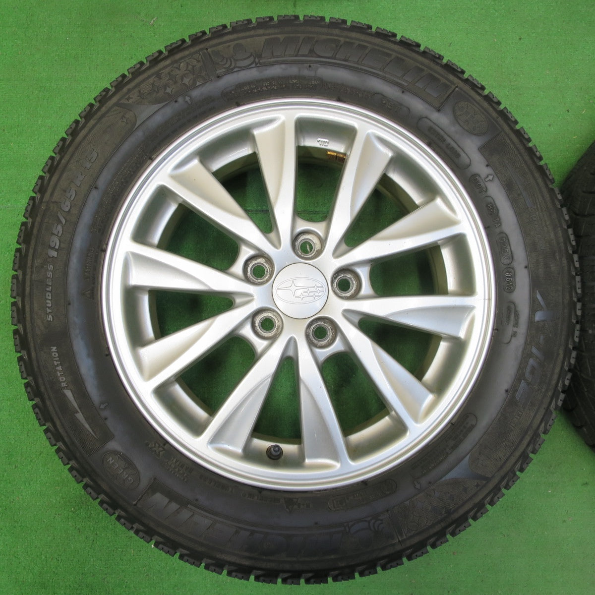 *送料無料* キレイ★スバル GP インプレッサ 純正 195/65R15 スタッドレス ミシュラン X-ICE XI3 15インチ PCD100/5H★4070503イス