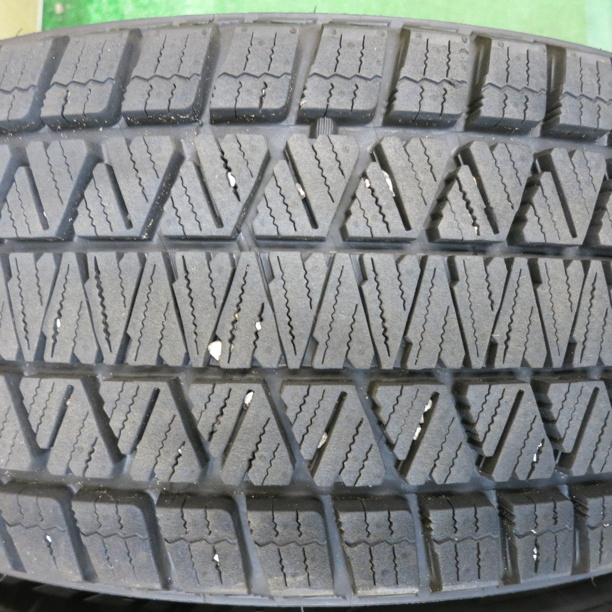 バリ溝！23年！9.5分以上◎スタッドレス 225/65R17 ブリヂストン ブリザック DM-V3 ECO FORME SE-12 エコフォルム 17インチ PCD114.3/5H◎6100402HAス