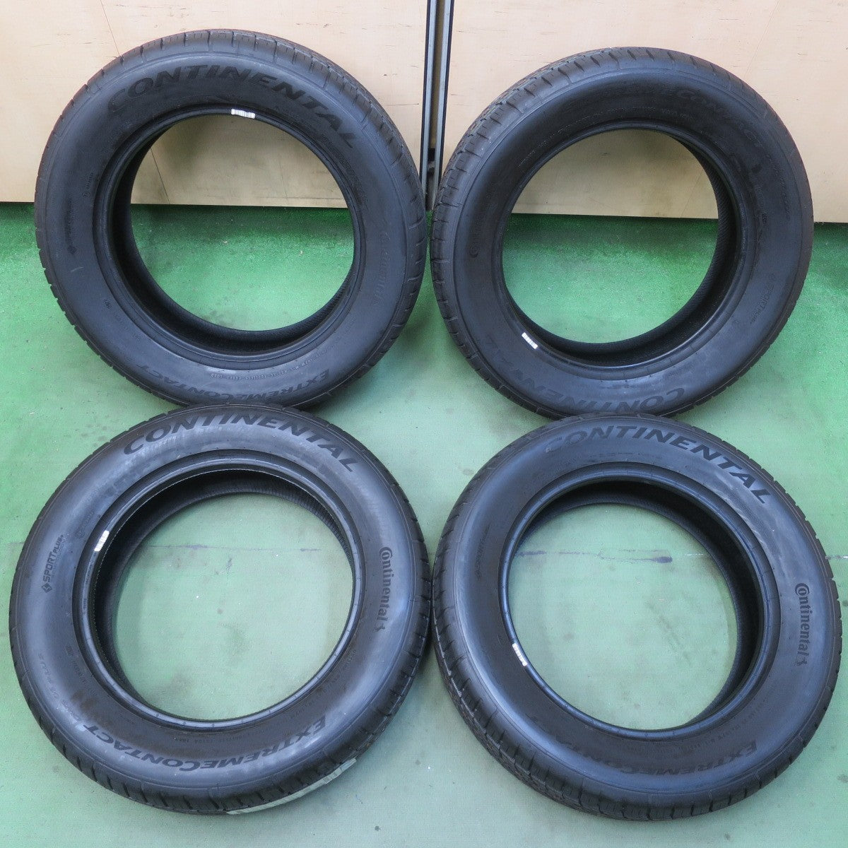未使用！22年★235/60R18 コンチネンタル エクストリームコンタクト DWS06 プラス EXTREME CONTACT タイヤ 18インチ レクサス RX NX CR-V CX-7 等★6032703イノタ