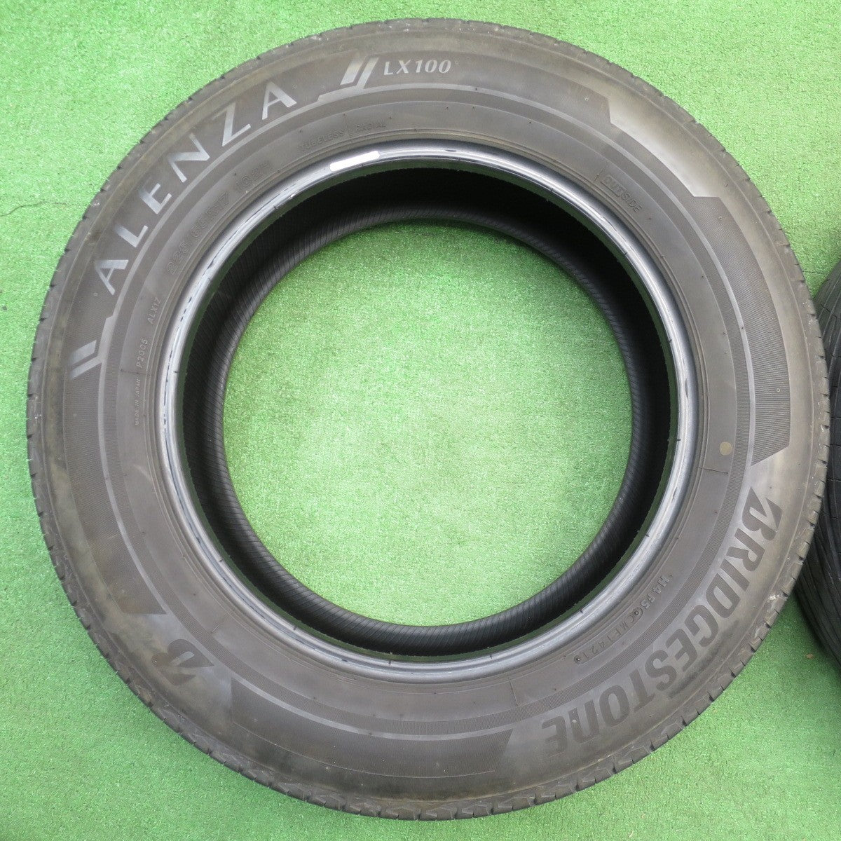 バリ溝！9.5分★225/65R17 ブリヂストン アレンザ LX100 タイヤ 17インチ RAV4 ハリアー CX-5 CX-8 等★5121811NJスタ