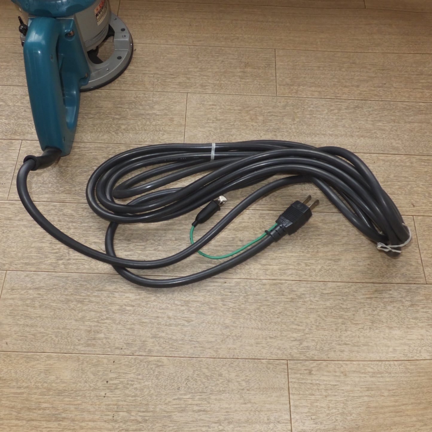 [送料無料] 美品★マキタ makita ルーター 3600H　100V 13S 50-60Hz 1240W 24000/min.★