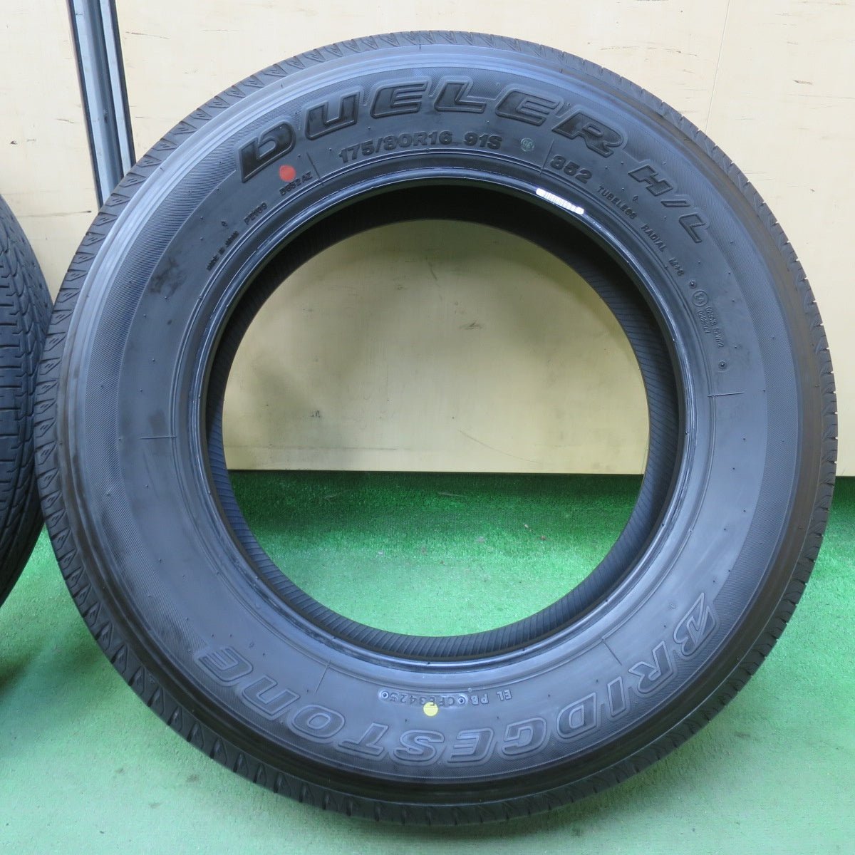 バリ溝！25年！9.5分以上★ジムニー 等 175/80R16 ブリヂストン デューラー H/L 852 DUELER 16インチ タイヤ★5120204イノタ