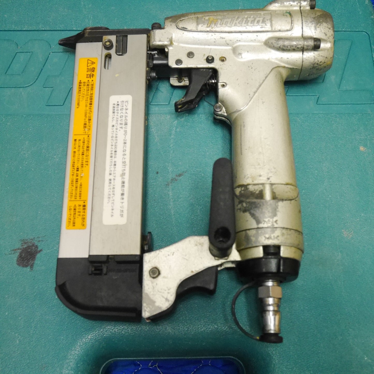 [送料無料] 3点まとめ売り☆マキタ 常圧 仕上 釘打 AF502 ピン タッカー AF351 型式 不明 エアー ツール 工具 makita 現状品☆