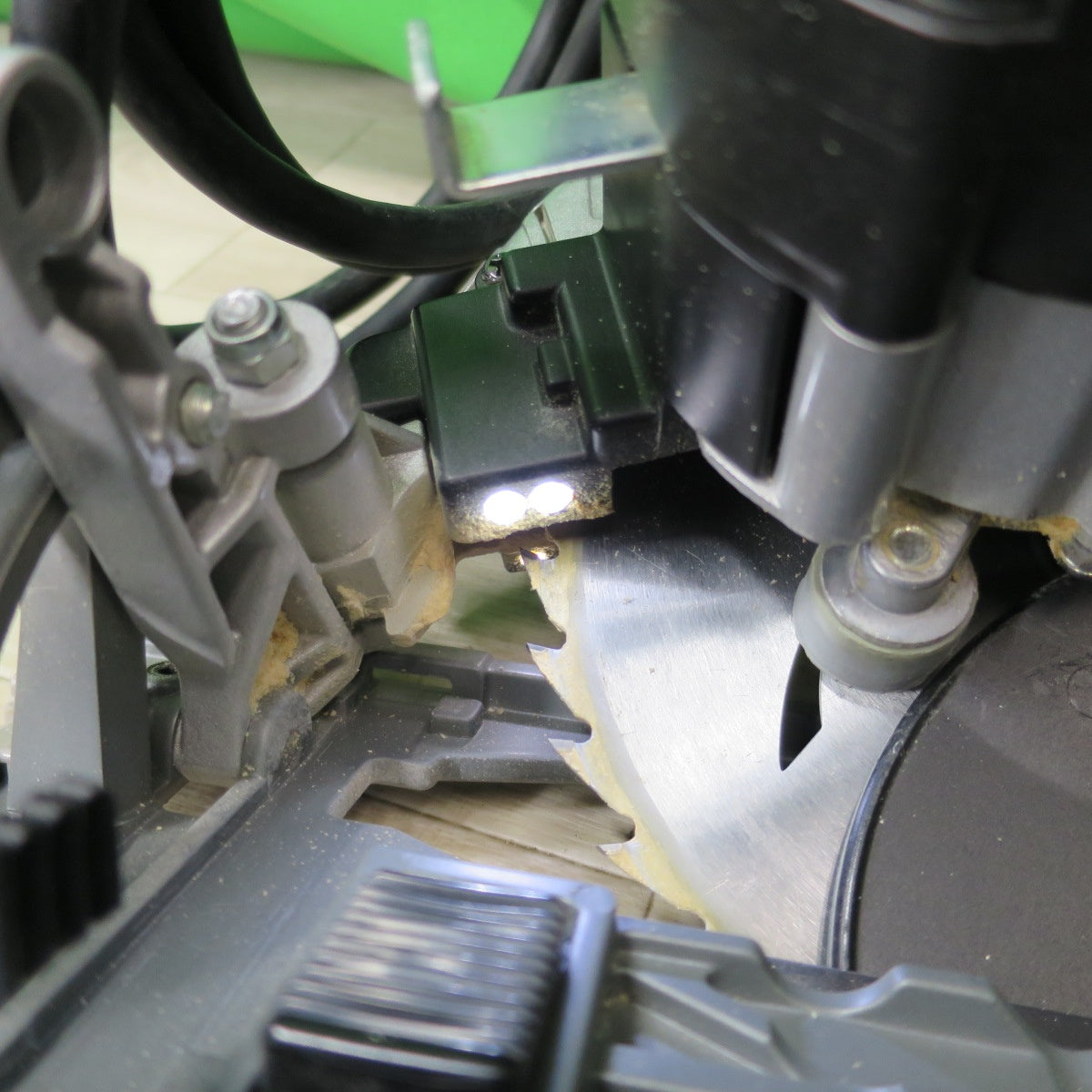 [送料無料] ☆日立工機 165mm 深切り 電子 造作 丸のこ 100V C6UVY 丸鋸 丸ノコ マルノコ 切断機 電動 工具 ②☆