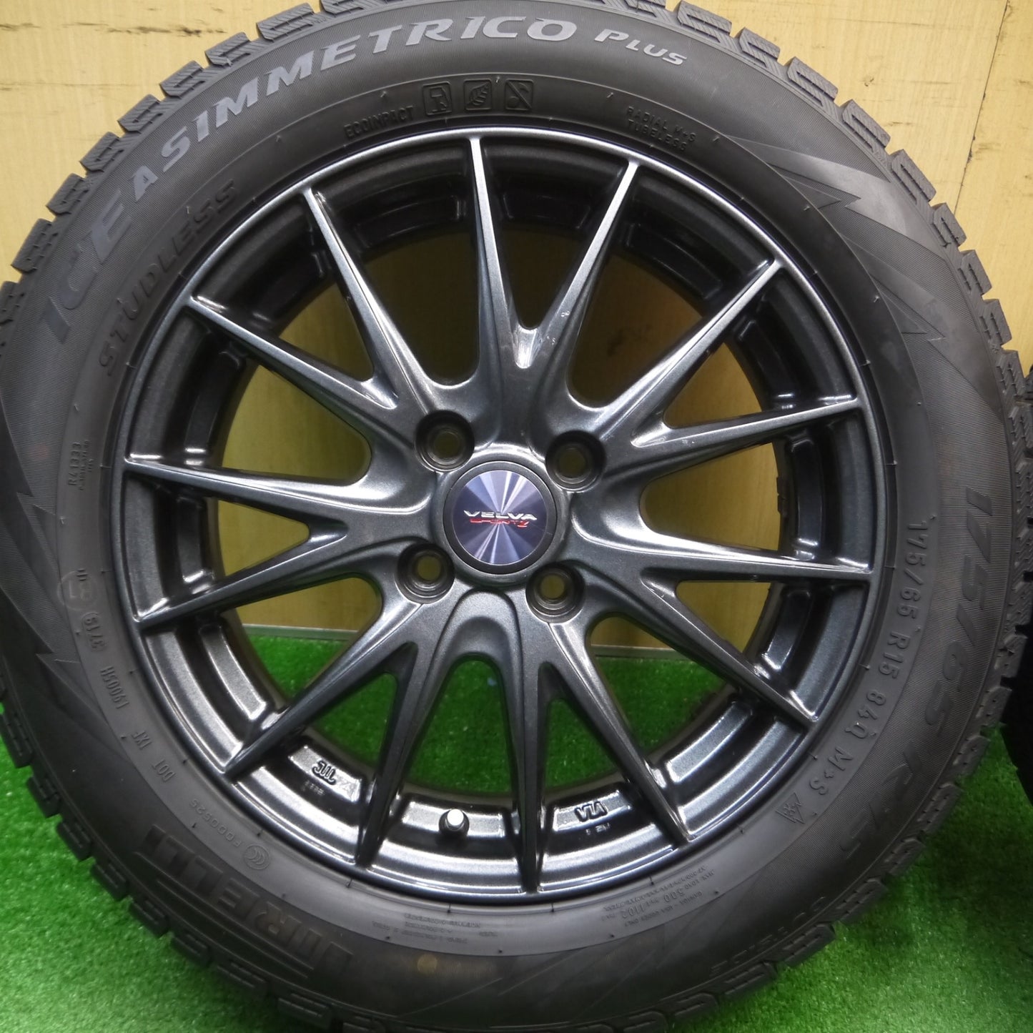 [送料無料] キレイ★スタッドレス 175/65R15 ピレリ アイスアシンメトリコ プラス VELVA SPORTZ ヴェルヴァ 15インチ PCD100/4H★5010612Hス