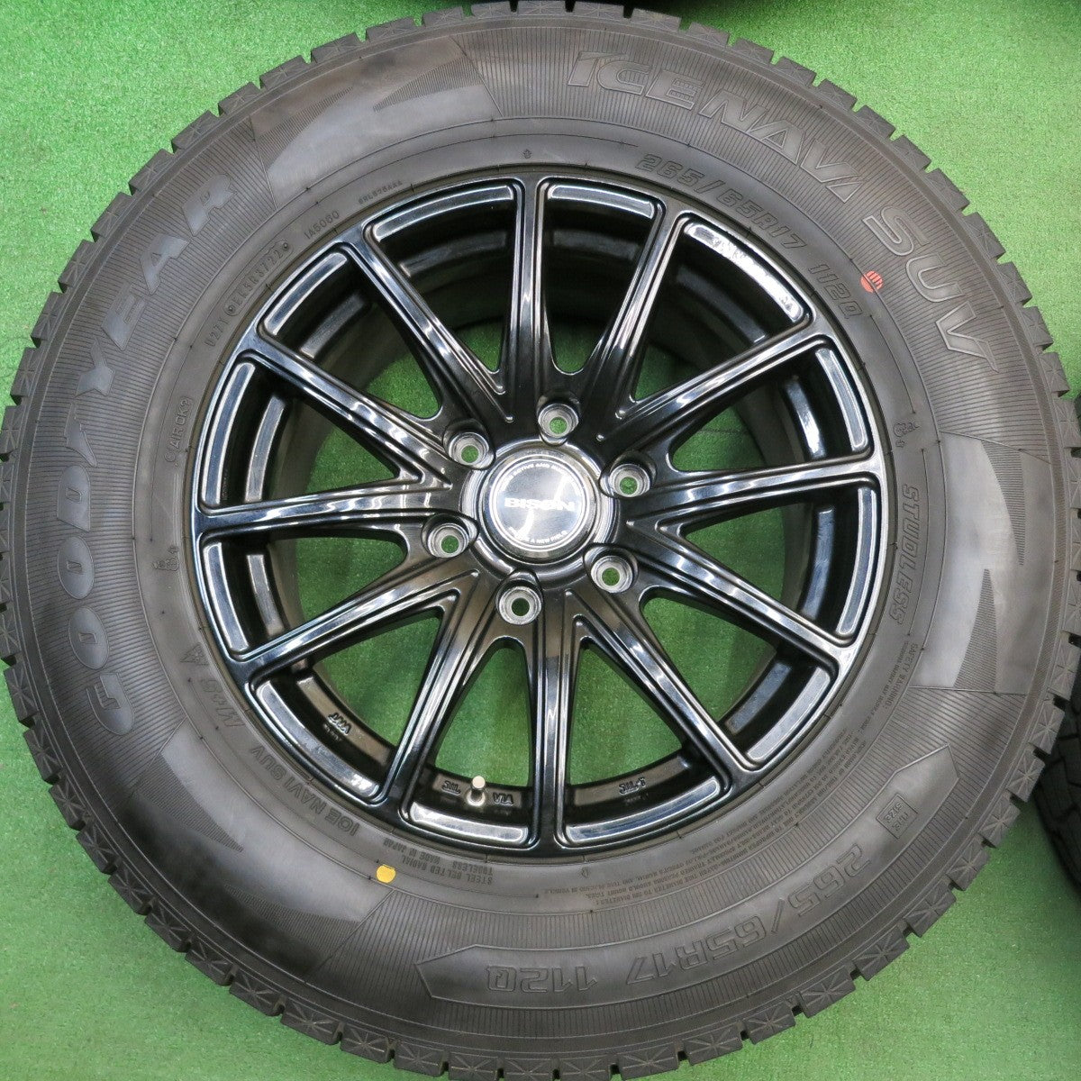 ほぼ未使用！22年！キレイ★スタッドレス 265/65R17 グッドイヤー アイスナビ SUV BISON BN-01 バイソン 17インチ PCD139.7/6H★6011709HAス