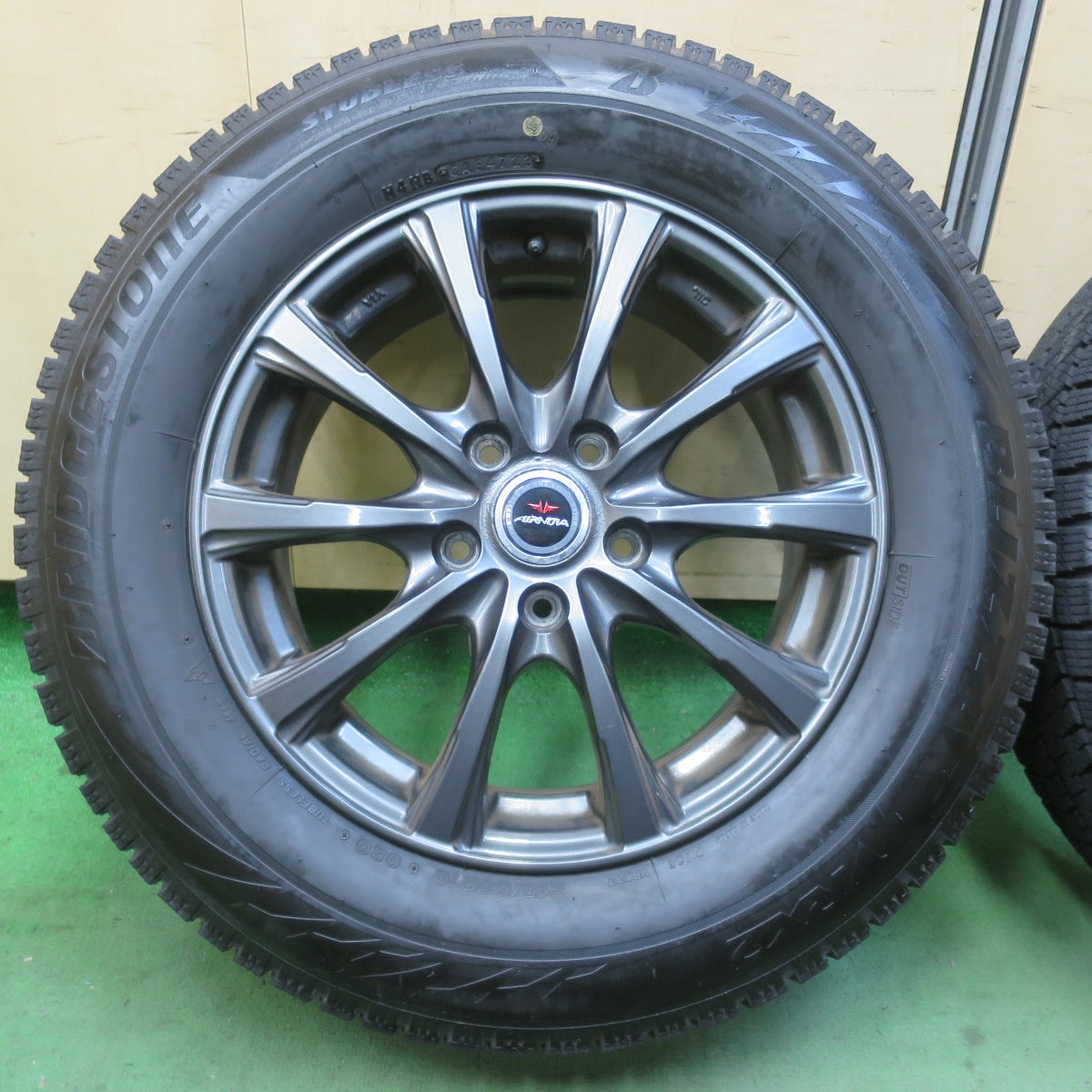 バリ溝！23年！9分★スタッドレス 215/65R16 ブリヂストン ブリザック VRX2 ダンロップ ウインターマックス SJ8+ AIRNOVA SB10 エアノヴァ 16インチ PCD114.3/5H★6020404イス