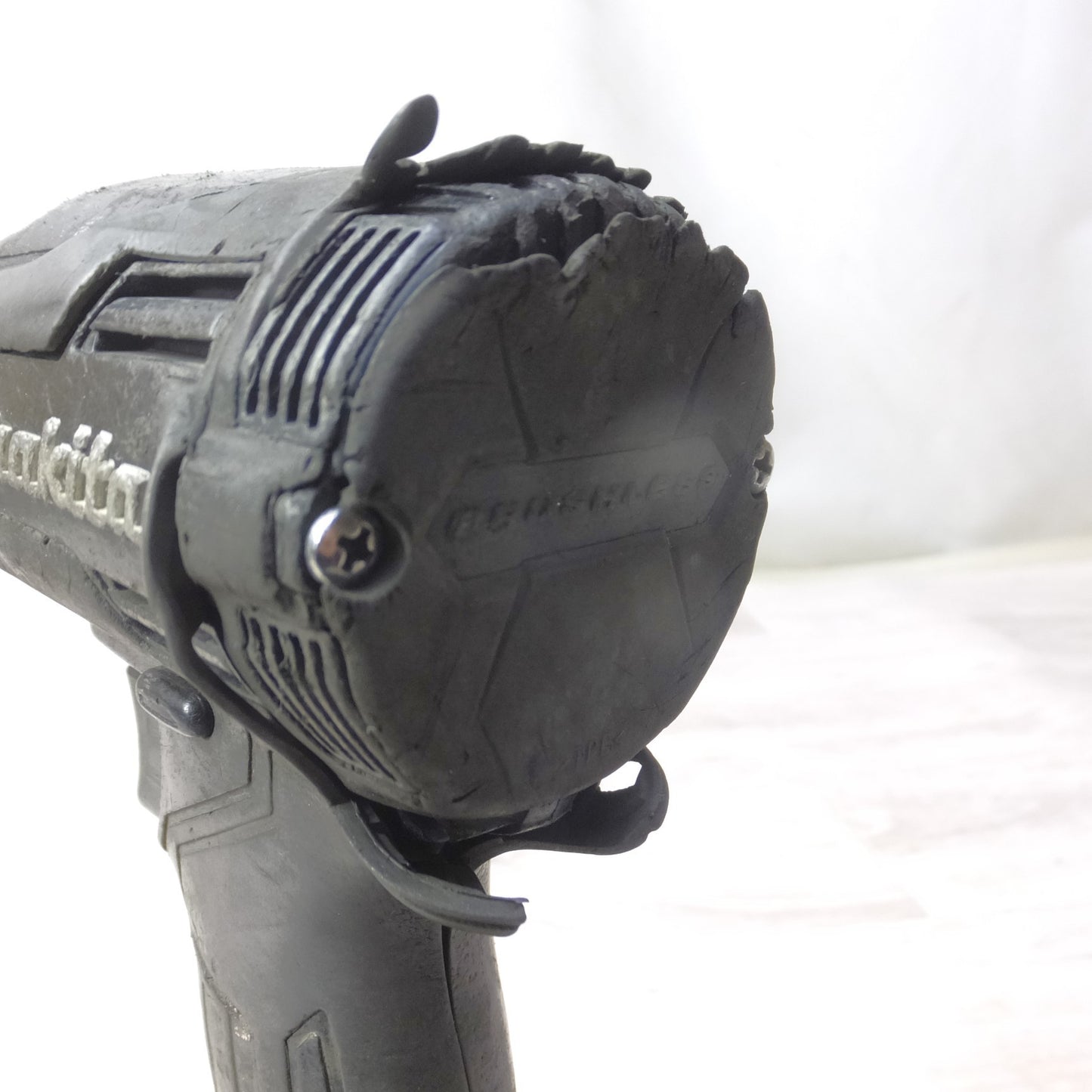 [送料無料] ◆makita マキタ 充電式インパクトドライバ TD001G 40V バッテリー2個 充電器付き 電動工具◆