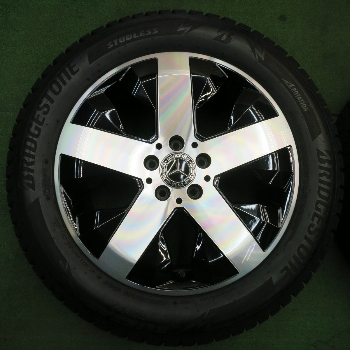バリ溝！23年！キレイ！9.5分以上★ベンツ GLBクラス X247 純正 235/55R18 スタッドレス ブリヂストン ブリザック DM-V3 18インチ PCD112/5H★5050901NJス