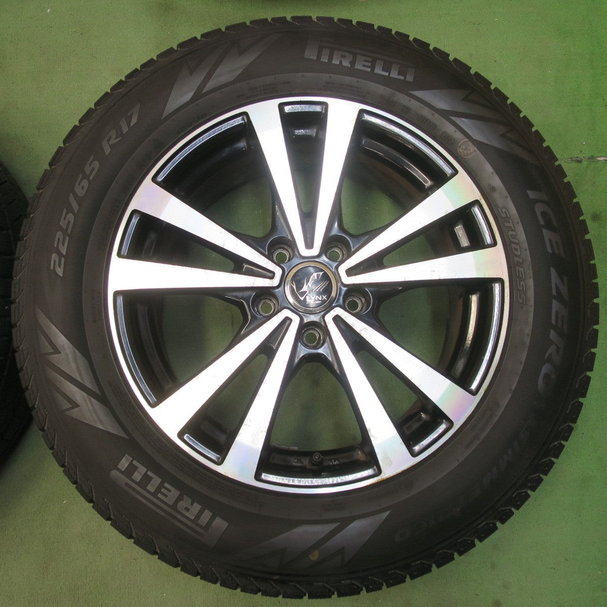 バリ溝！22年！9分★スタッドレス 225/65R17 ピレリ アイスゼロ アシンメトリコ LYNX Prauzer リンクス プラウザー 17インチ PCD114.3/5H★6042105イス