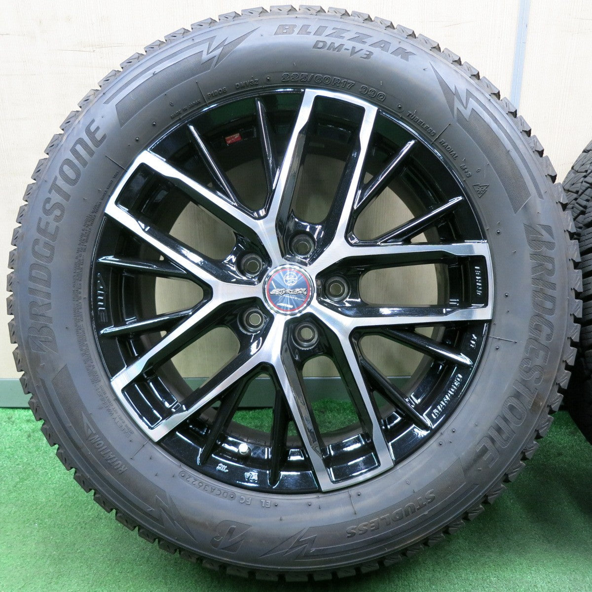 *送料無料* バリ溝！22年！キレイ！9.5分★SMACK ENKEI AME 225/60R17 スタッドレス ブリヂストン ブリザック DM-V3 エンケイ PCD114.3/5H★4051405NJス