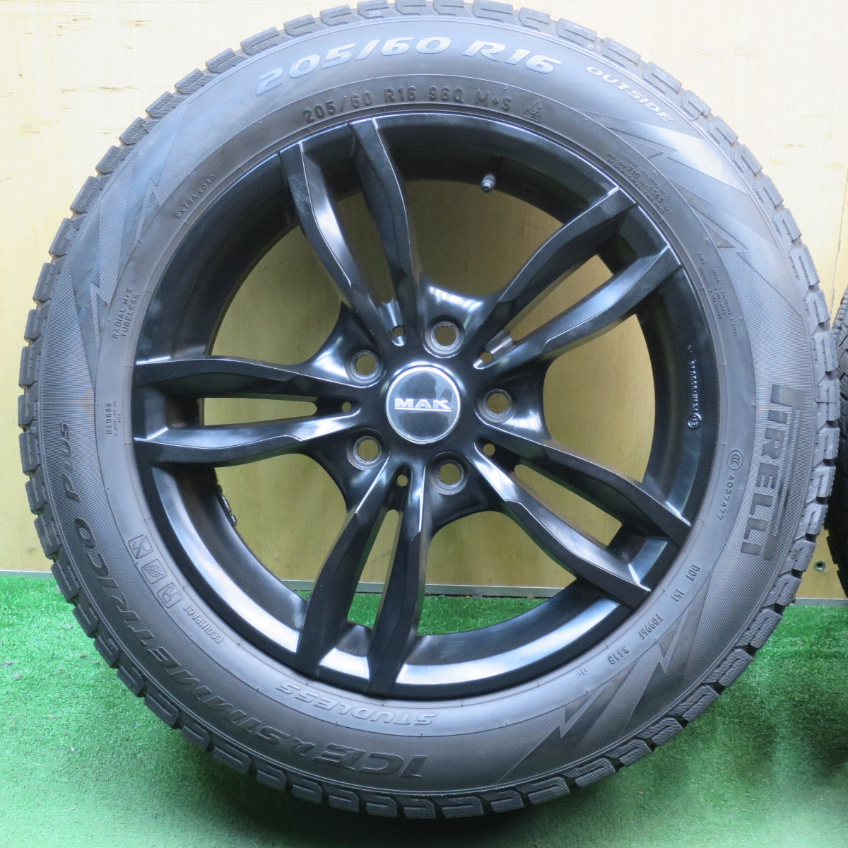 バリ溝！9分★BMW 等 MAK LUFT 205/60R16 スタッドレス ピレリ アイスアシンメトリコ プラス 16インチ PCD112/5H★5093008NJス