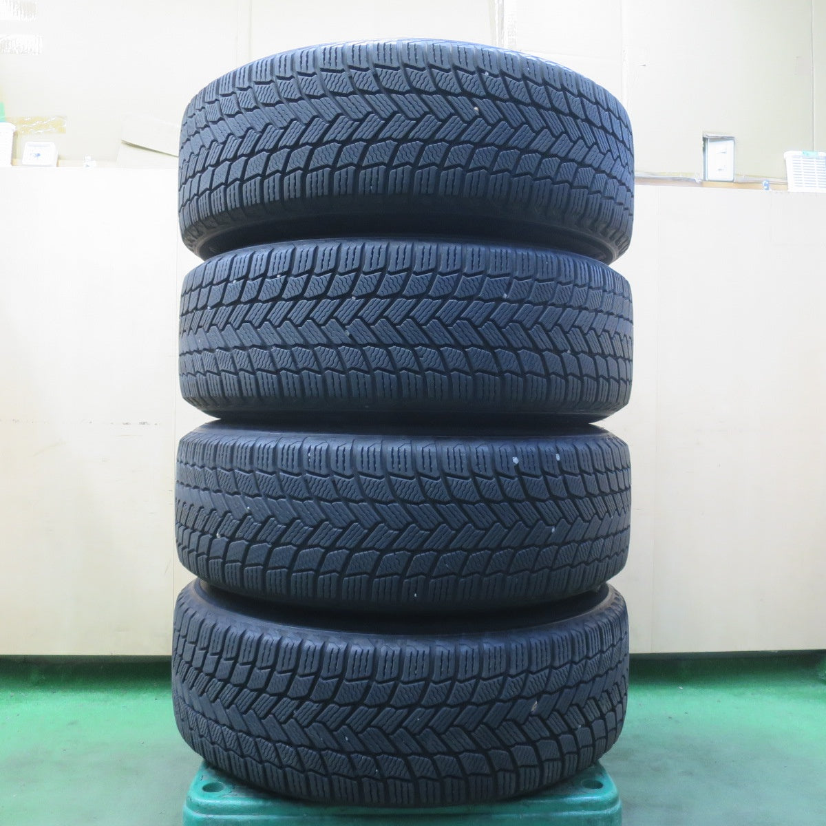 バリ溝！キレイ！9分◎アウディ 等 EUROBAHN SPORT TECHNIC 235/60R18 スタッドレス ミシュラン X-ICE SNOW SUV スポーツテクニック 18インチ PCD112/5H◎6100904イス