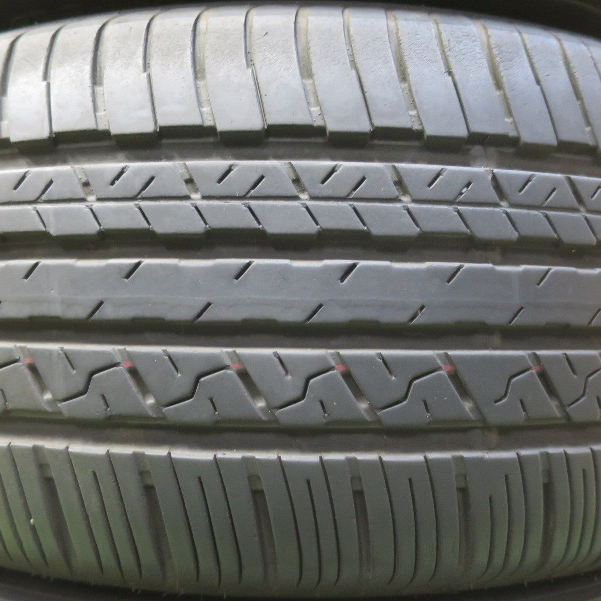 バリ溝！24年！8.5分◎225/55R18 ファルケン ZIEX ZE001 A/S タイヤ 18インチ デリカ D:5 アウトランダー エクストレイル クロストレック 等◎6082802イスタ