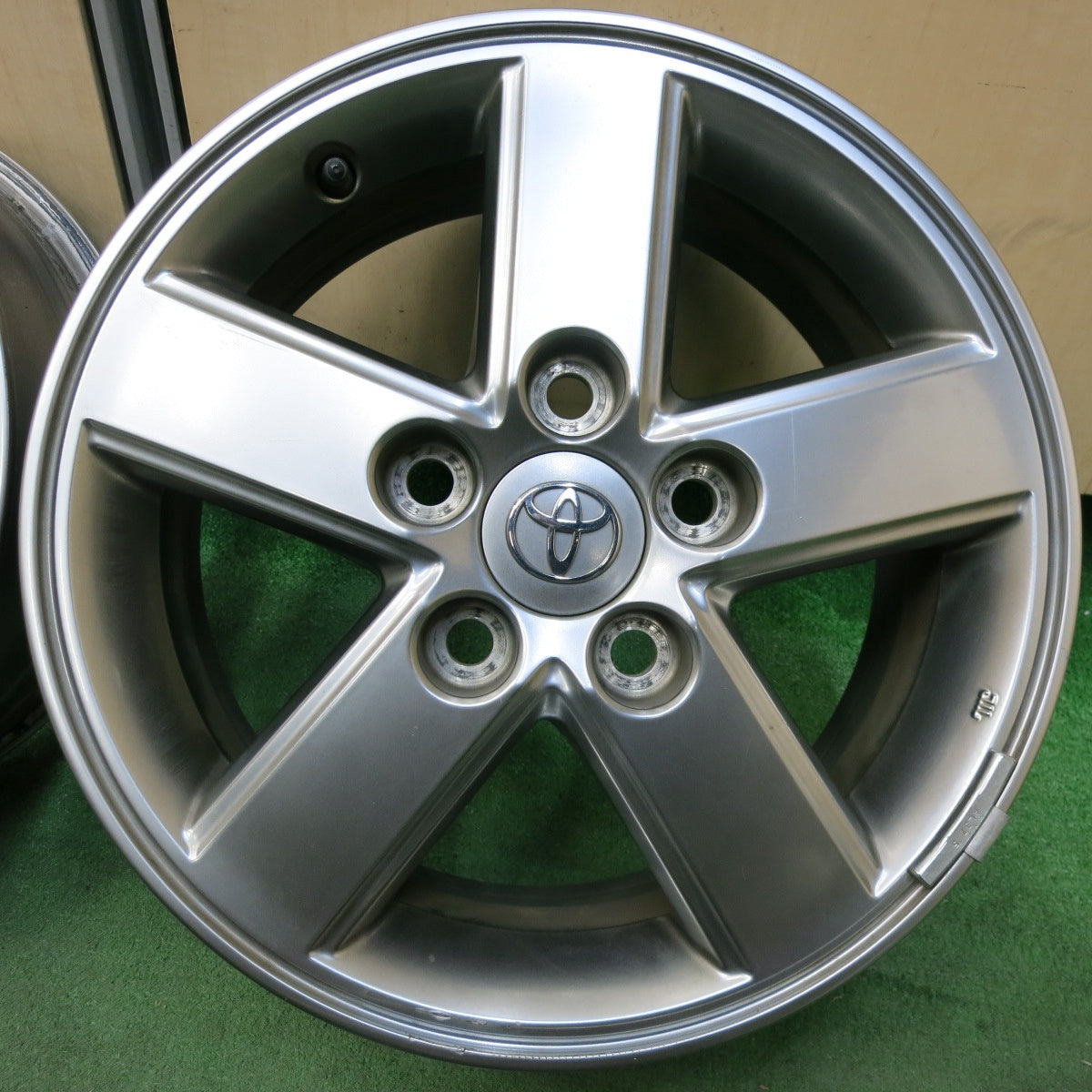 [送料無料] 4本価格★トヨタ 60系 ヴォクシー ノア 純正 ホイール 15インチ 15×6JJ PCD114.3/5H★5013007SYホ