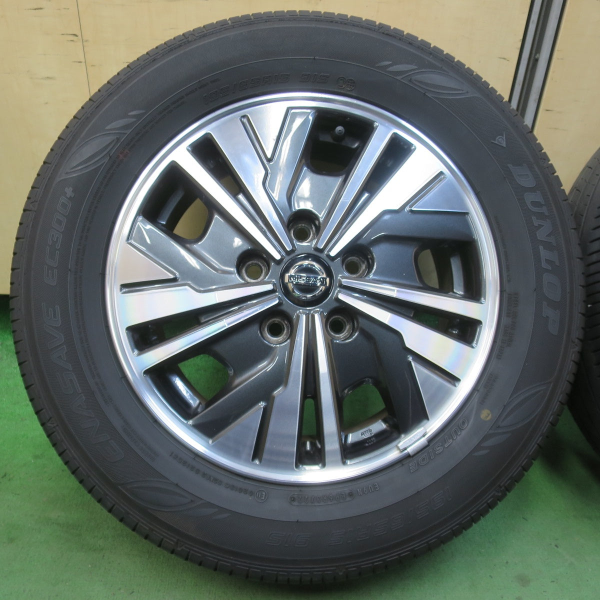 キレイ！22年★日産 C27 セレナ e-POWER 純正 195/65R15 ダンロップ エナセーブ EC300+ 15インチ PCD114.3/5H★6022806イノ